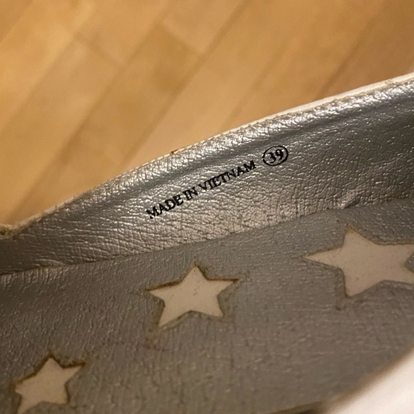 White Leather Pointed Toe Kitten Heels - Picture 6 of 6